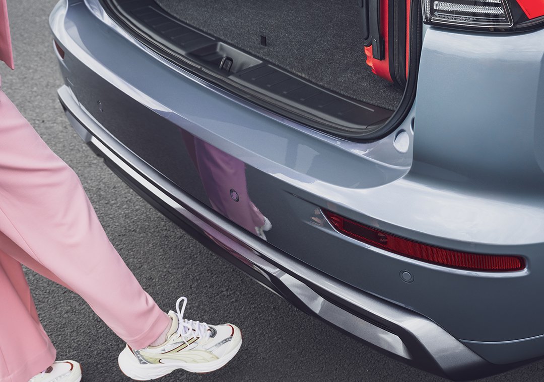Nové Mitsubishi OUTLANDER PHEV - elektricky ovládané piate dvere