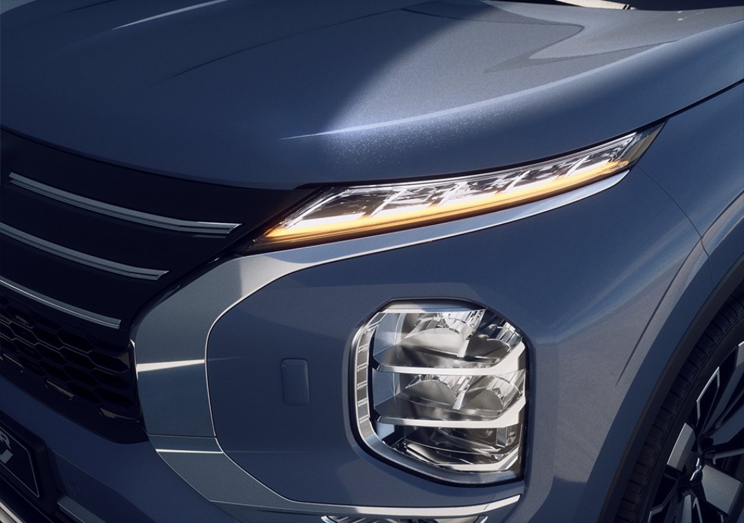 Nové Mitsubishi OUTLANDER PHEV - predné LED svetlomety
