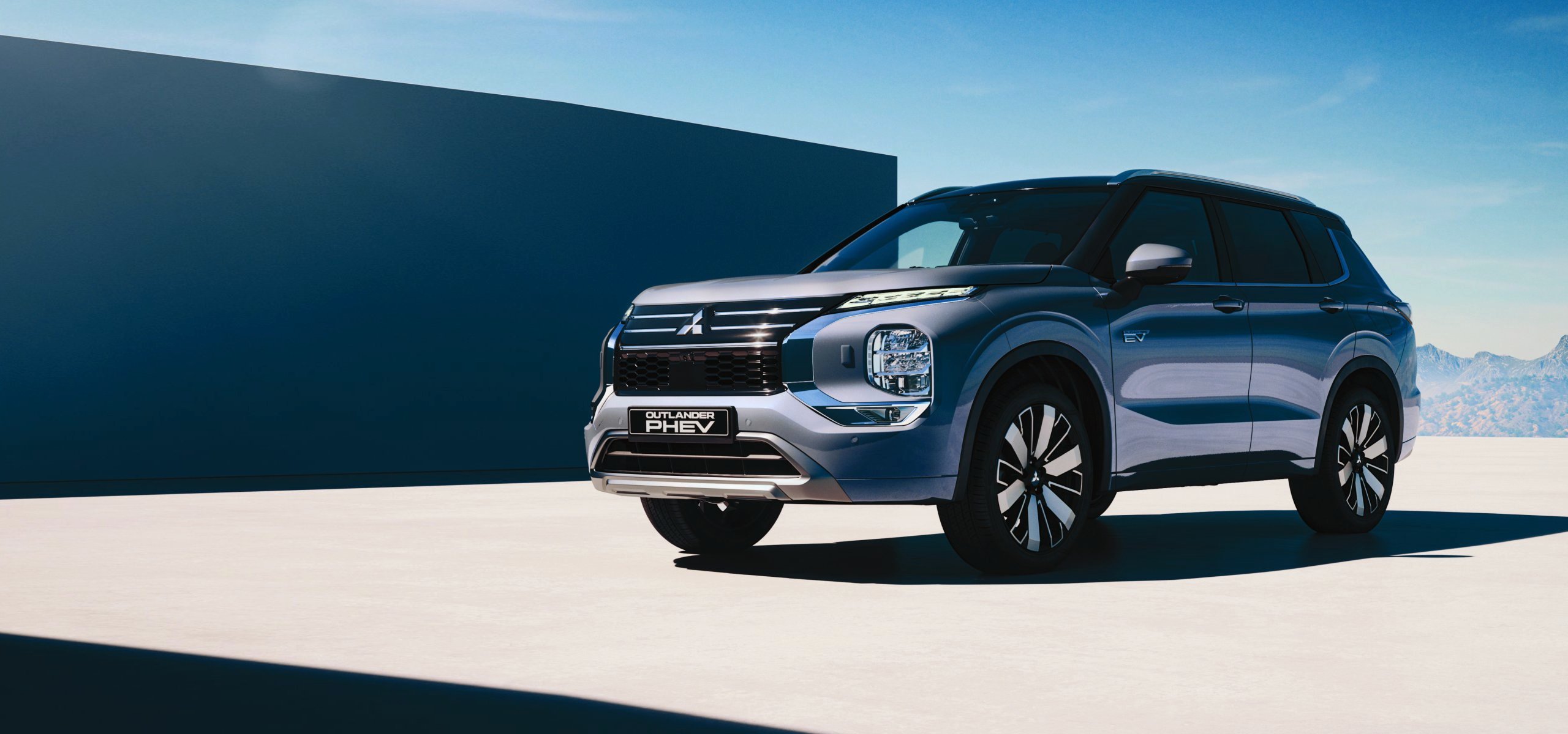 Nové Mitsubishi Outlander PHEV 4x4 - pevný a stabilný tvar
