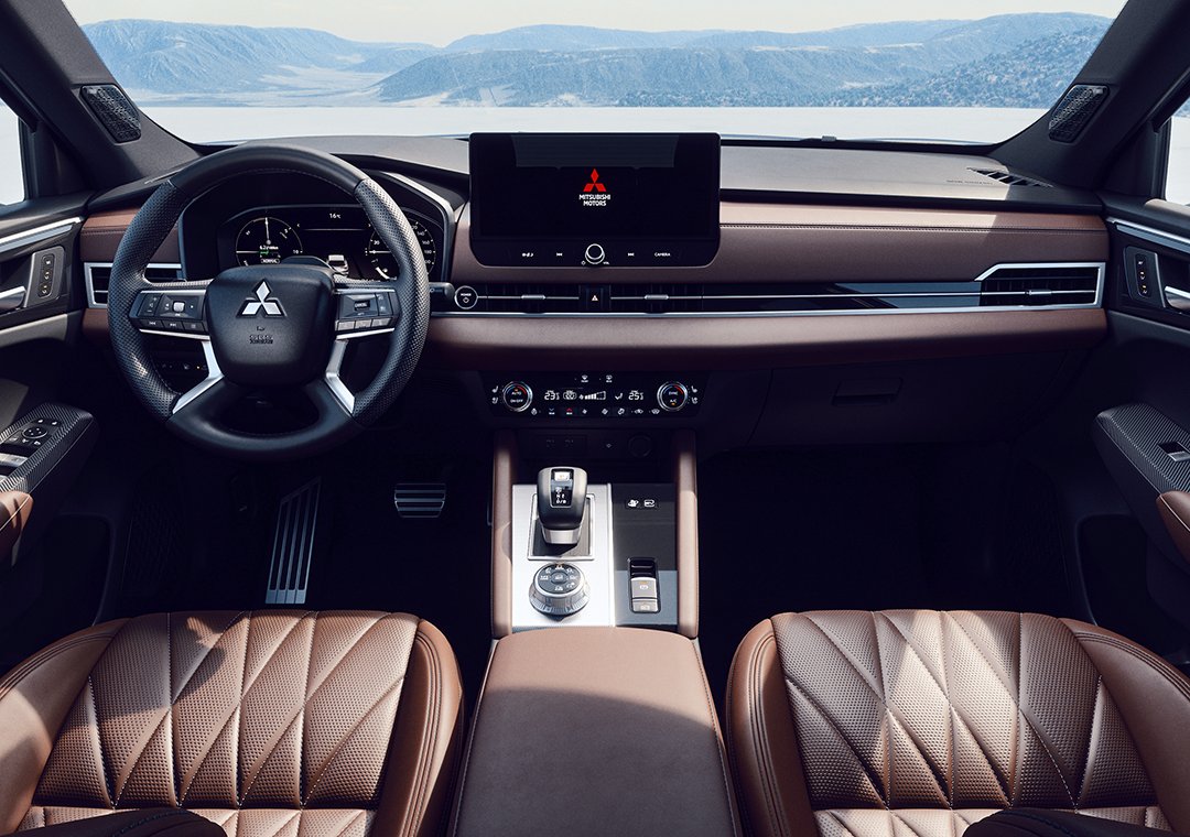 Nové Mitsubishi OUTLANDER PHEV - palubná doska