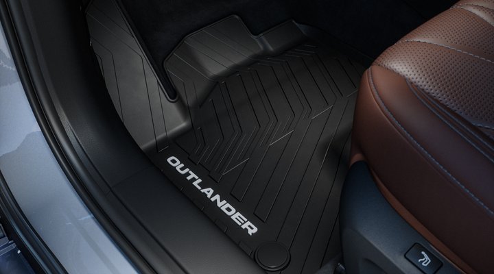 Nové Mitsubishi OUTLANDER PHEV - sada gumových kobercov