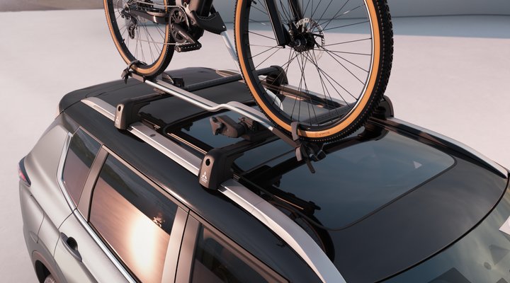 Nové Mitsubishi OUTLANDER PHEV - strešný nosič bicyklov