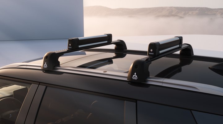 Nové Mitsubishi OUTLANDER PHEV - strešný nosič lyží a snowboardov