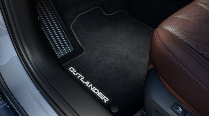 Nové Mitsubishi OUTLANDER PHEV - sada textilných kobercov